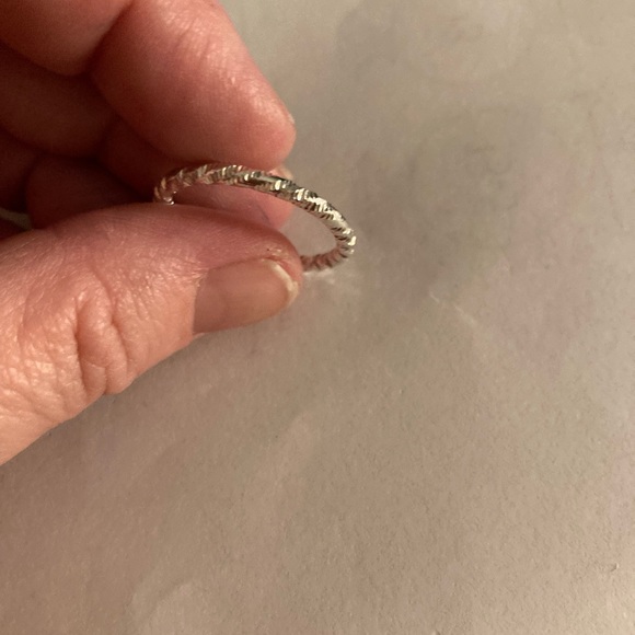 Silver braided costume ring - Picture 4 of 4